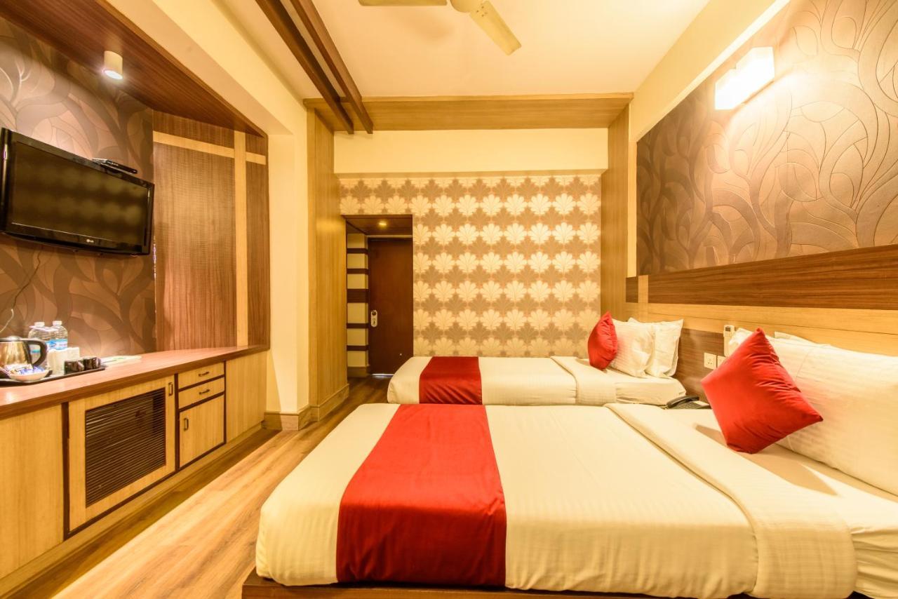 Hotel Bangalore Gate Bagian luar foto