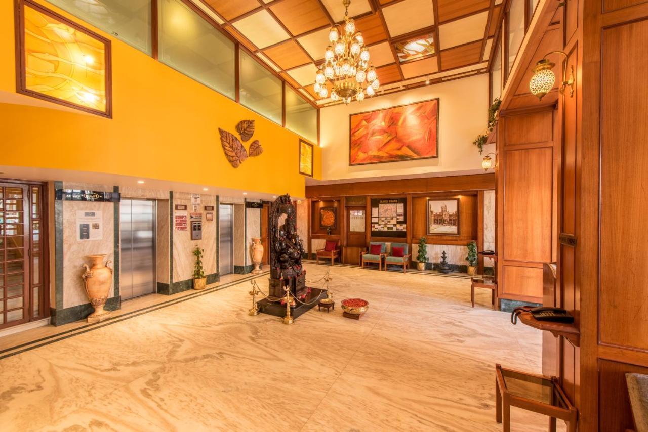 Hotel Bangalore Gate Bagian luar foto
